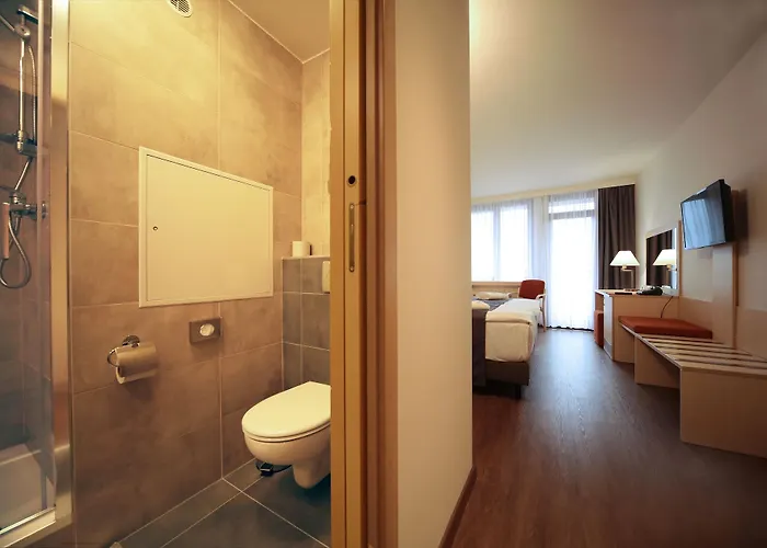 Hotel Krystal 3*