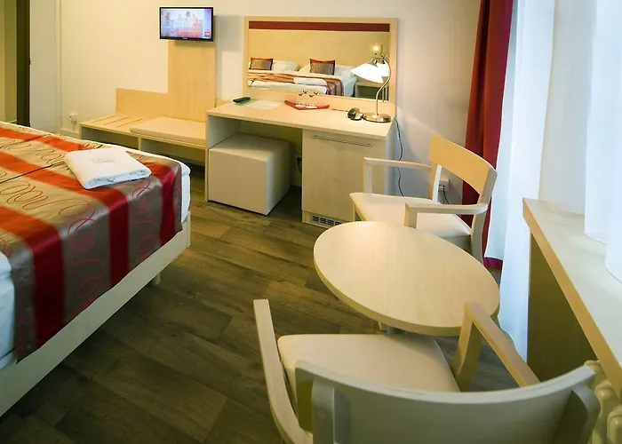 Hotel Krystal 3*