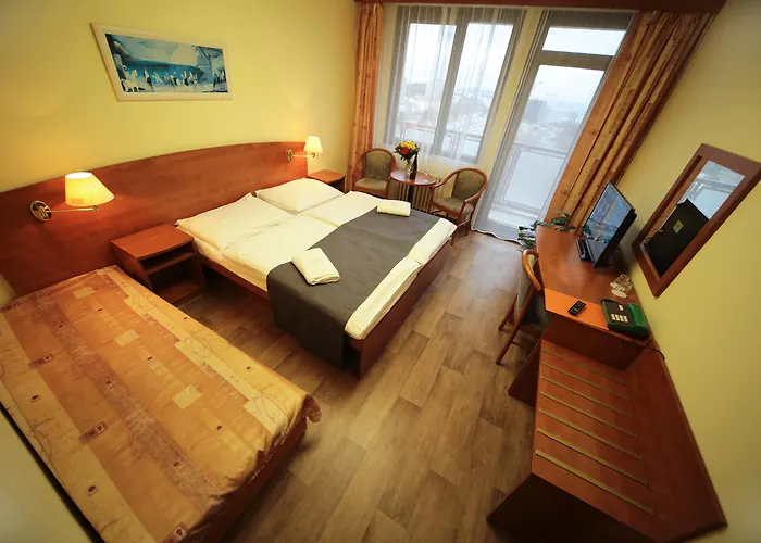 Krystal Hotel 3*