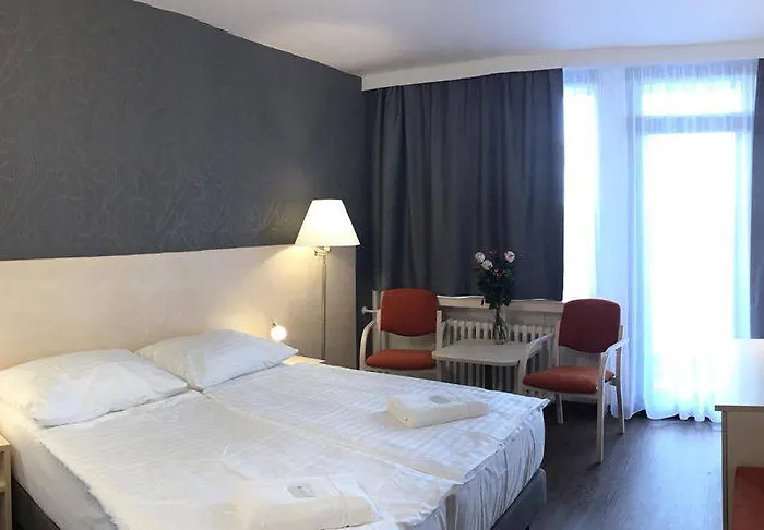 Krystal 3* Prague
