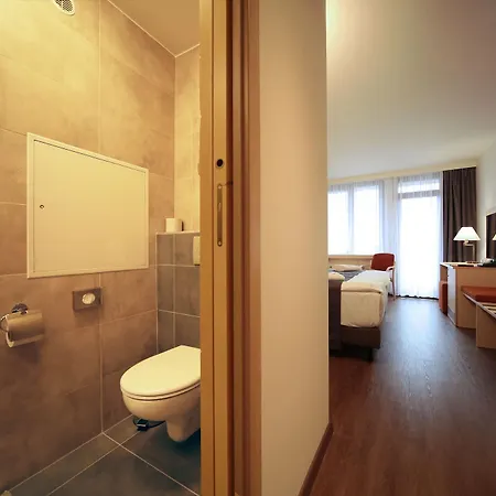 Hotell Krystal 3*