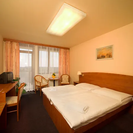 Krystal Hotell 3*