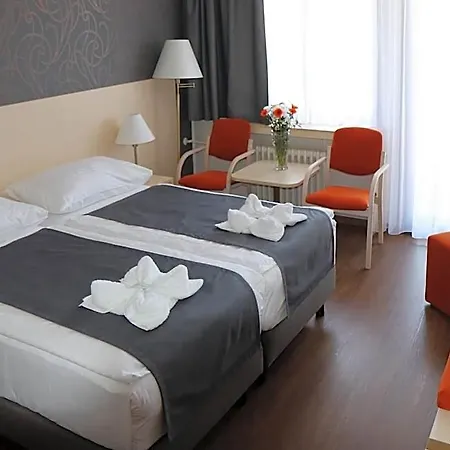 Krystal Hotel
